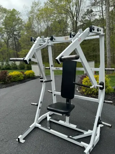 Hammer strength ISO Bench Press thumbnail 2