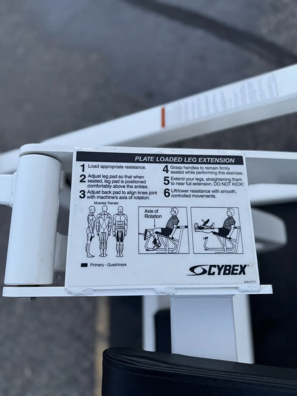 Cybex Plate Loaded Leg Extension thumbnail 8