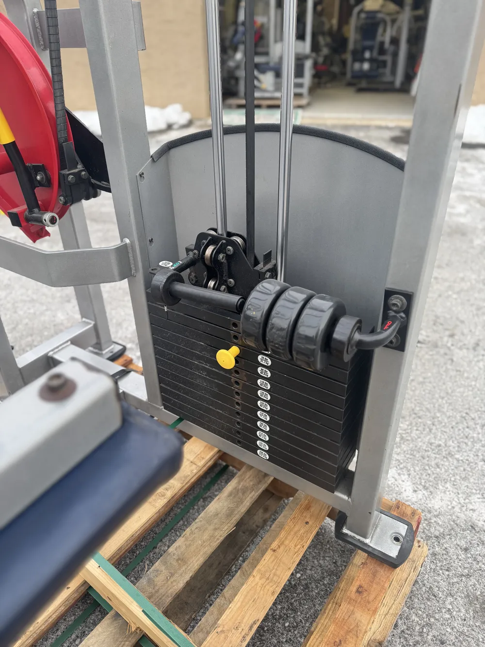 Strive Diverging Lat Pulldown thumbnail 3