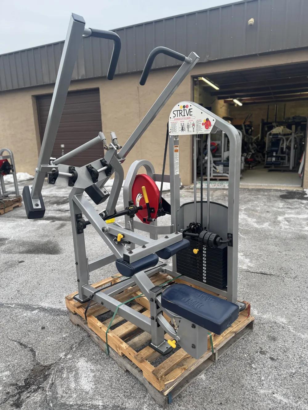 Strive Diverging Lat Pulldown