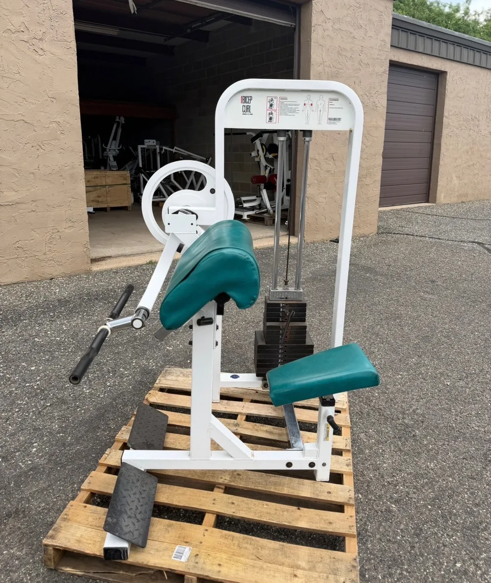 Paramount Selectorized Bicep Curl