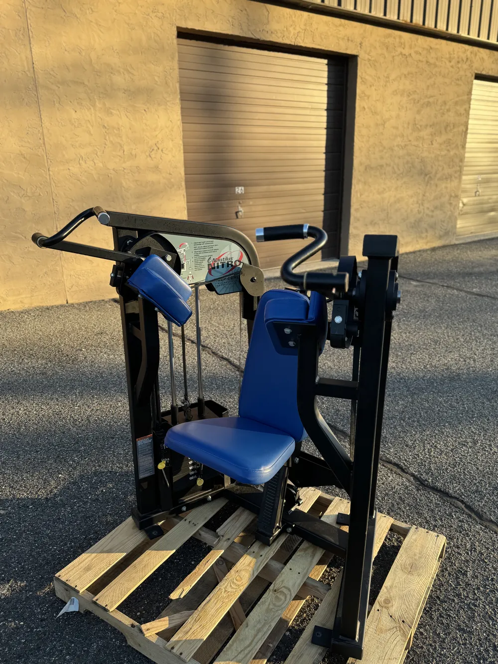 Nautilus Nitro Bicep Curl