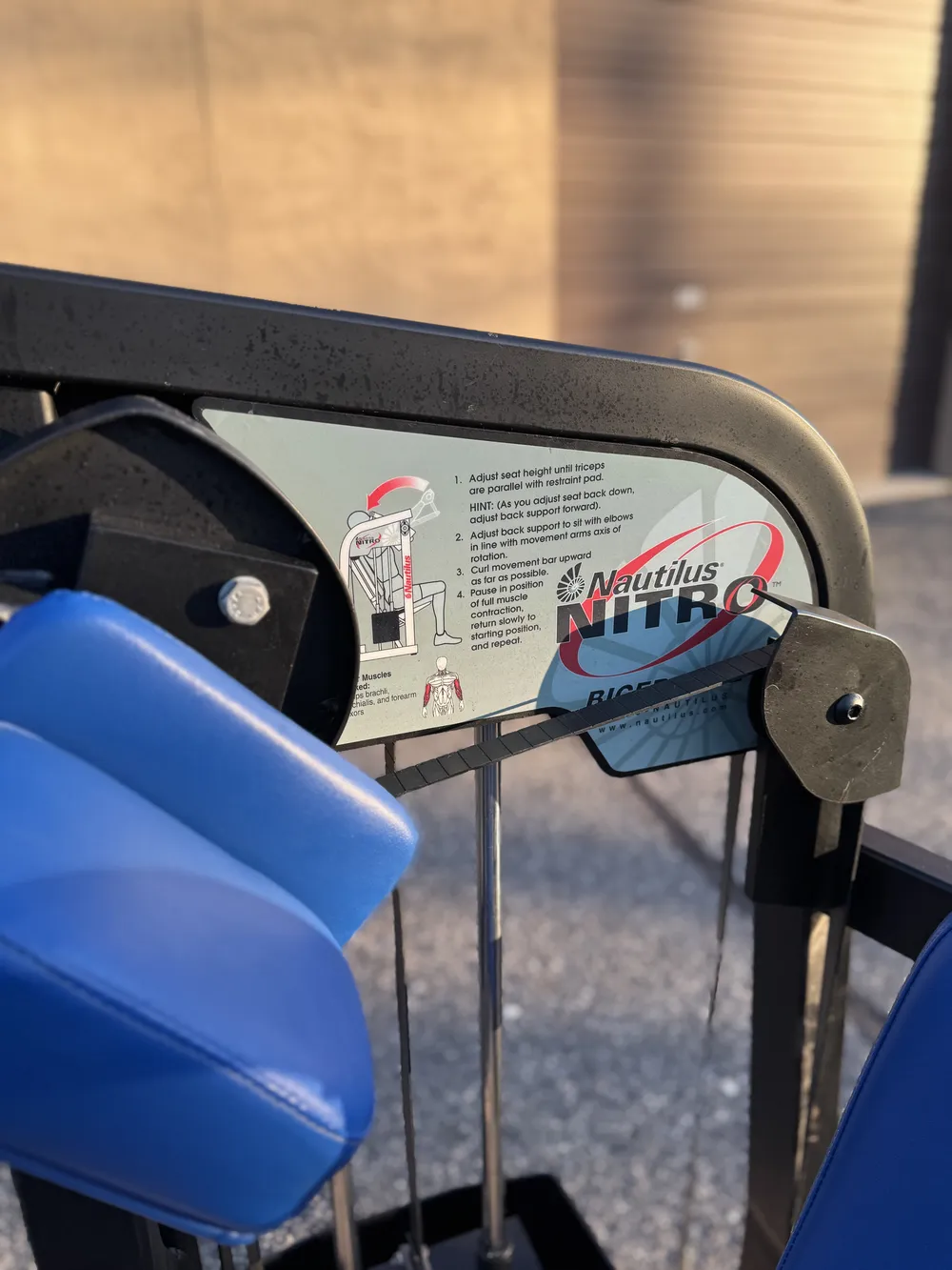 Nautilus Nitro Bicep Curl thumbnail 2