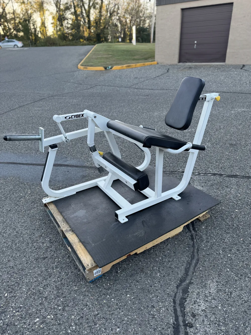 Cybex Plate Loaded Leg Extension thumbnail 4