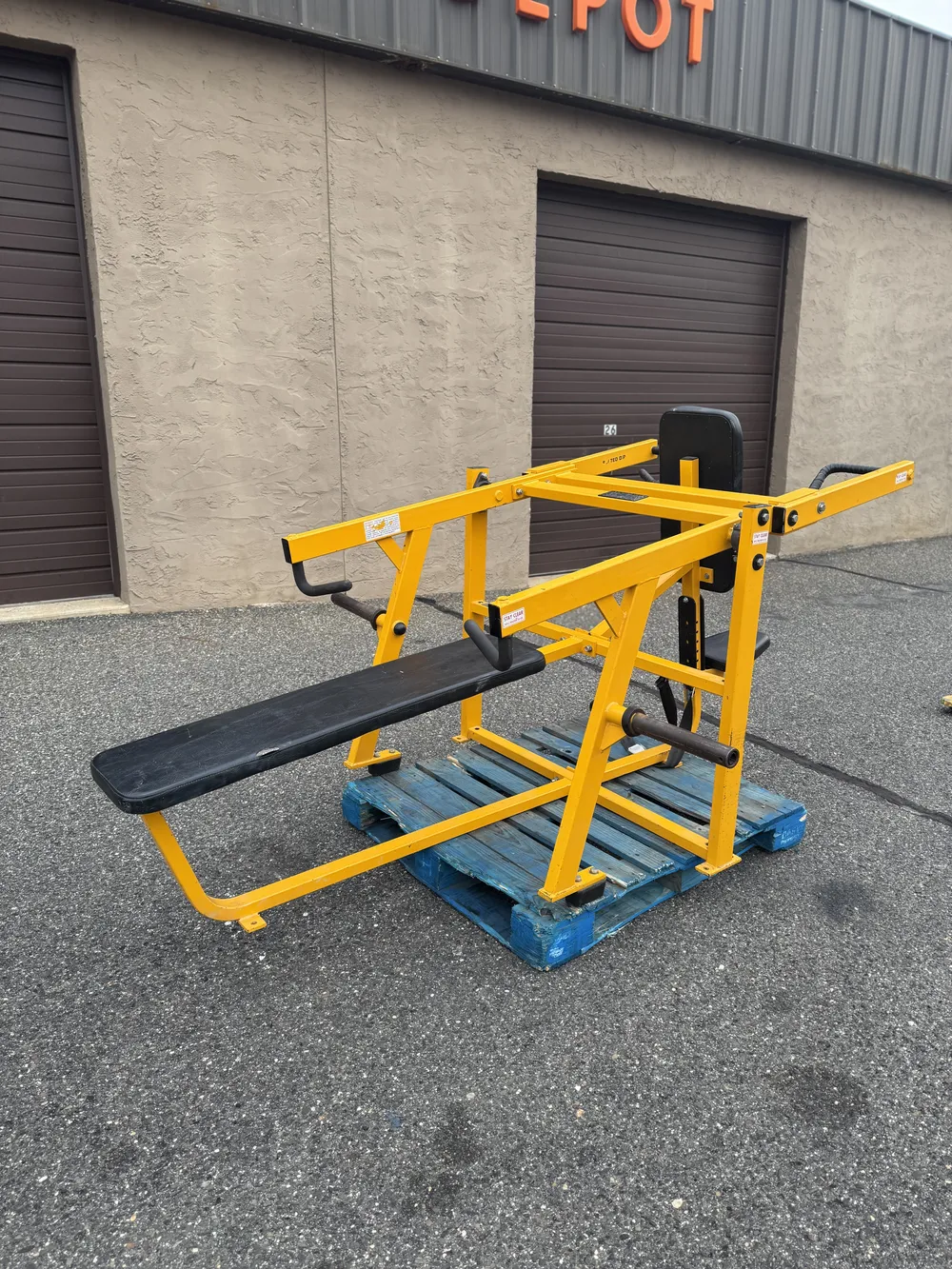 Hammer Strength Bench Dip Combo