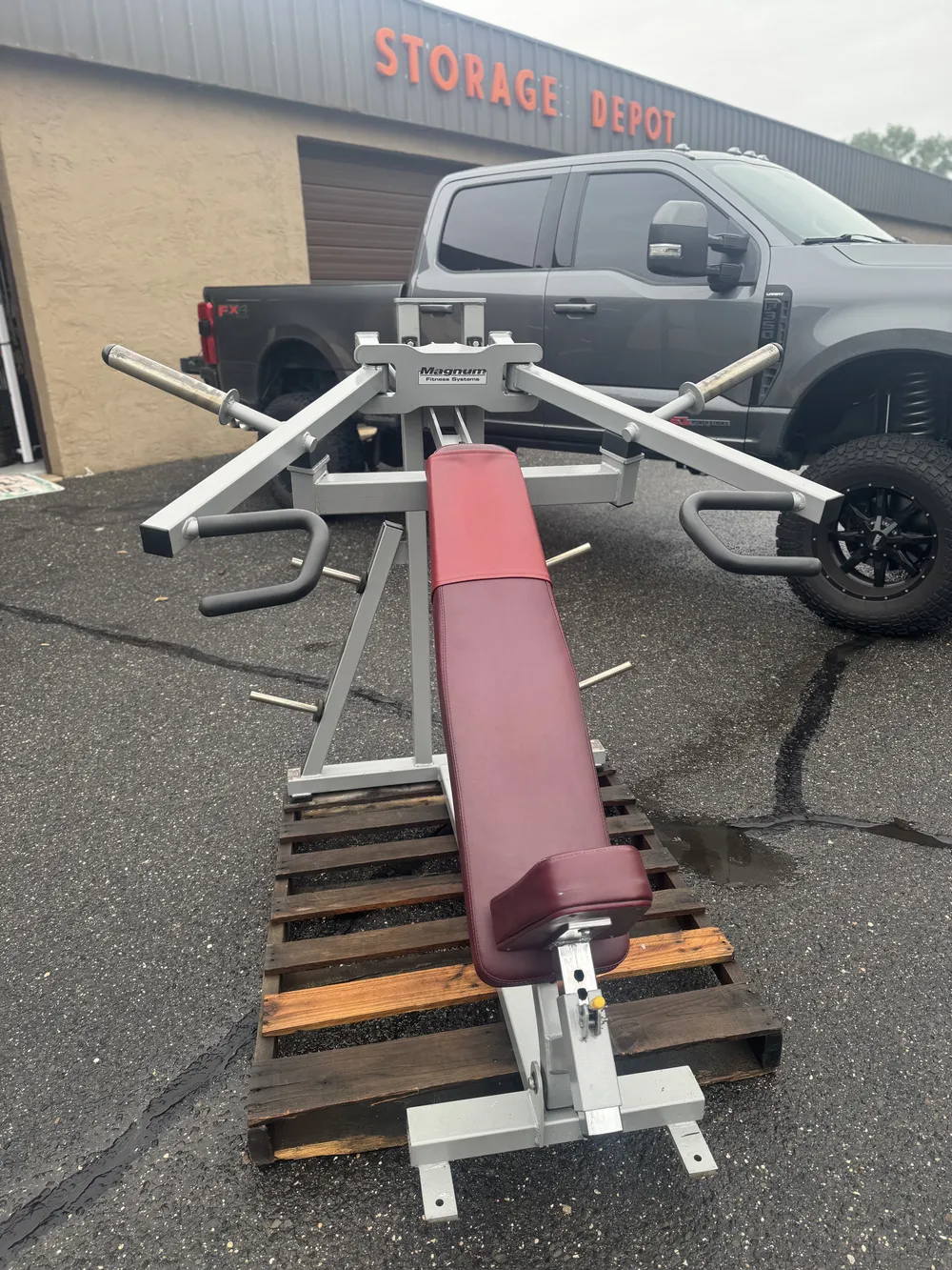 Magnum Biangular Incline Chest Press