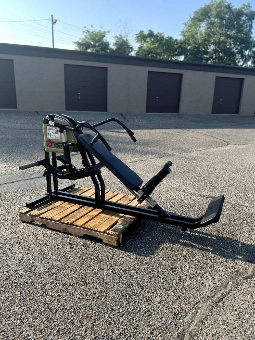 Nautilus Power Plus Incline Chest Press thumbnail 2