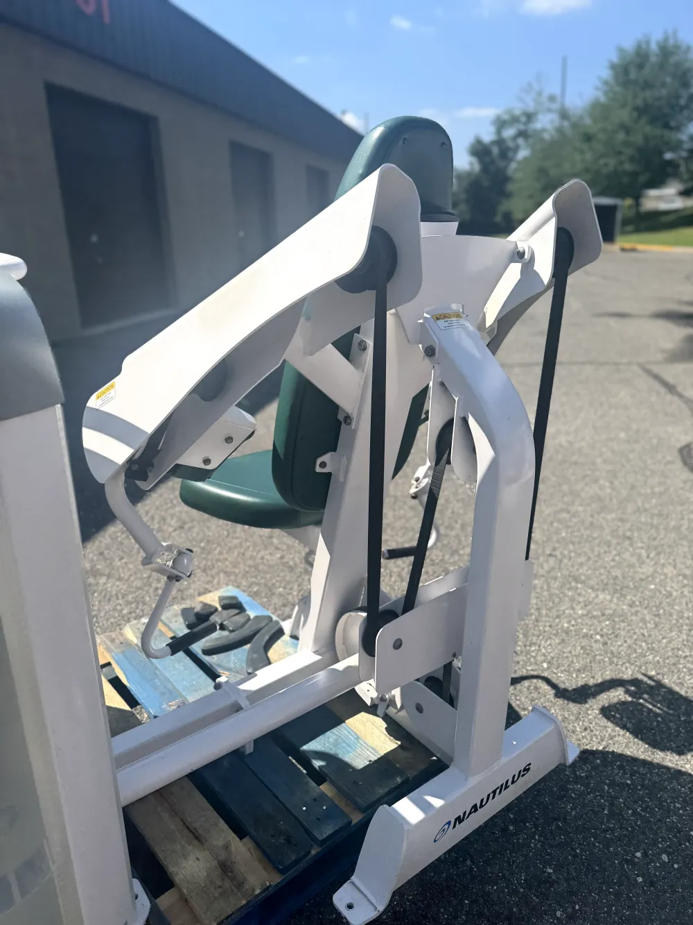 Nautilus One Bicep Curl thumbnail 4