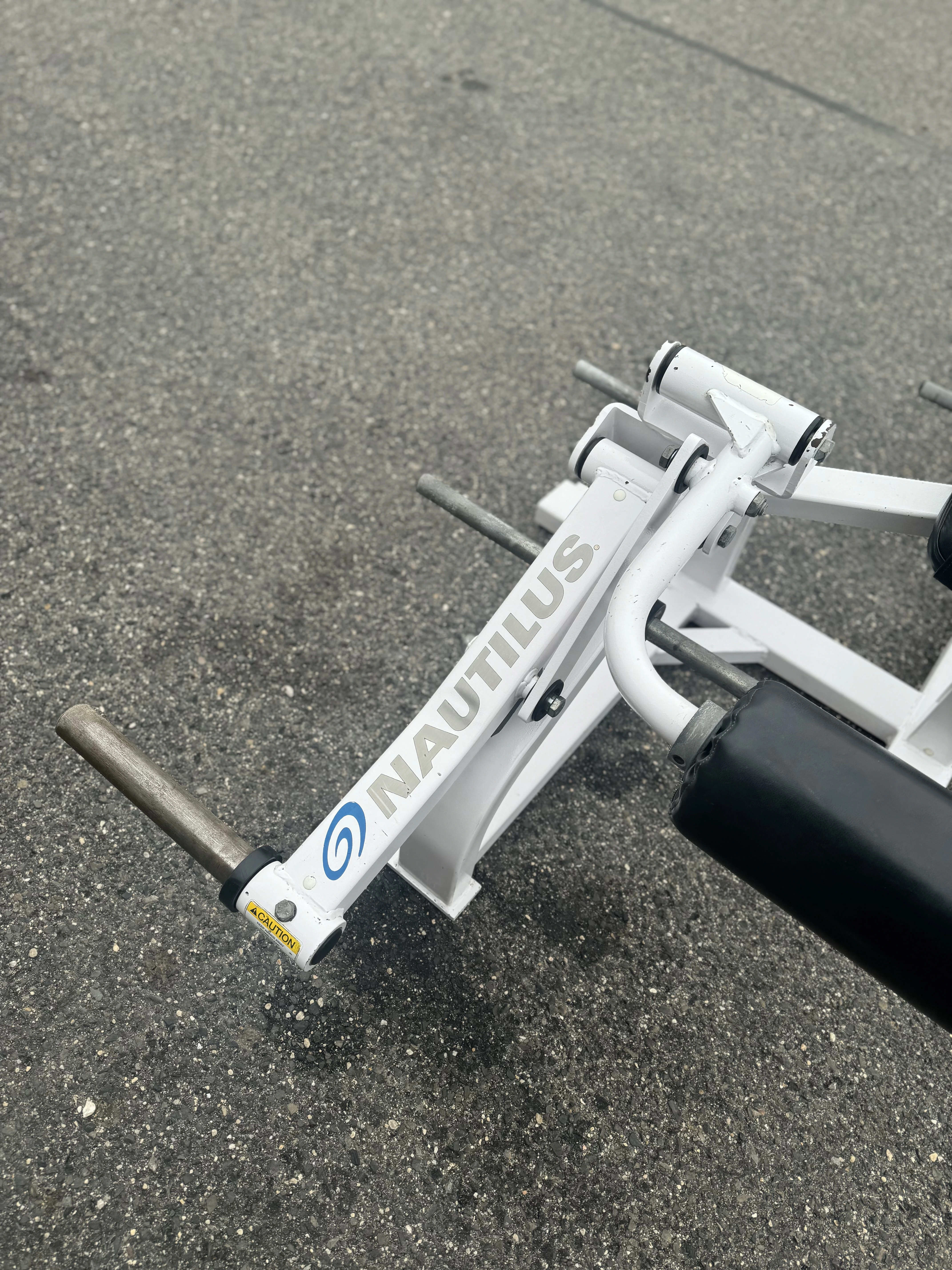 Nautilus XPLOAD Leg Curl thumbnail 3