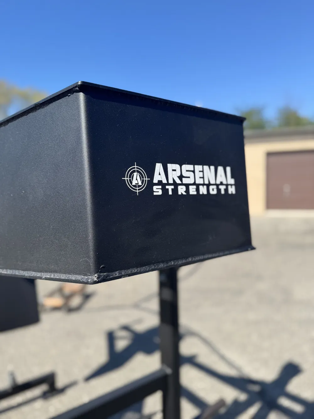 Arsenal Pendulum Squat  thumbnail 3