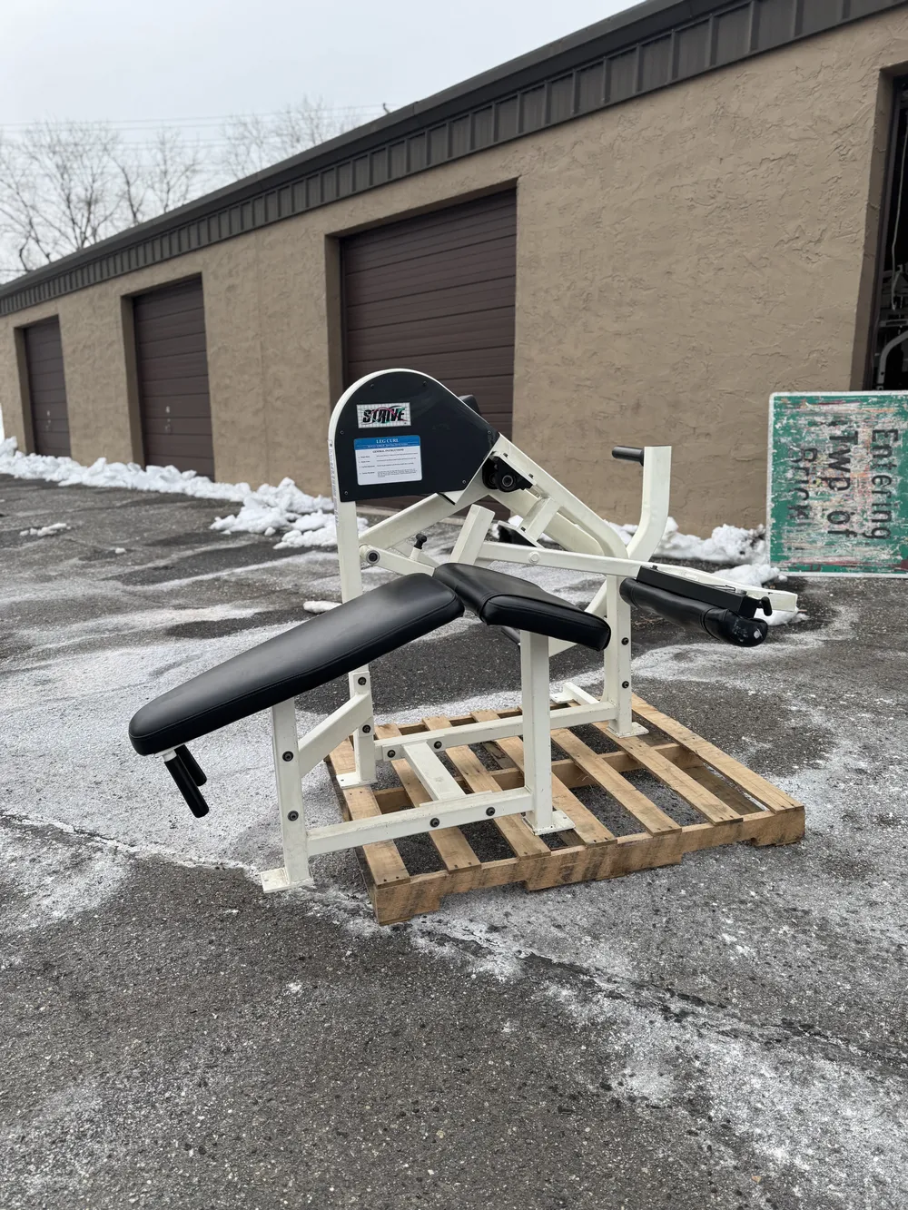 Strive Prone Leg Curl