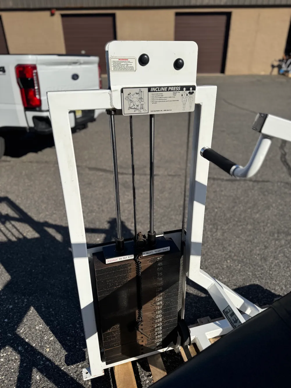 Flex Incline Chest Press thumbnail 2