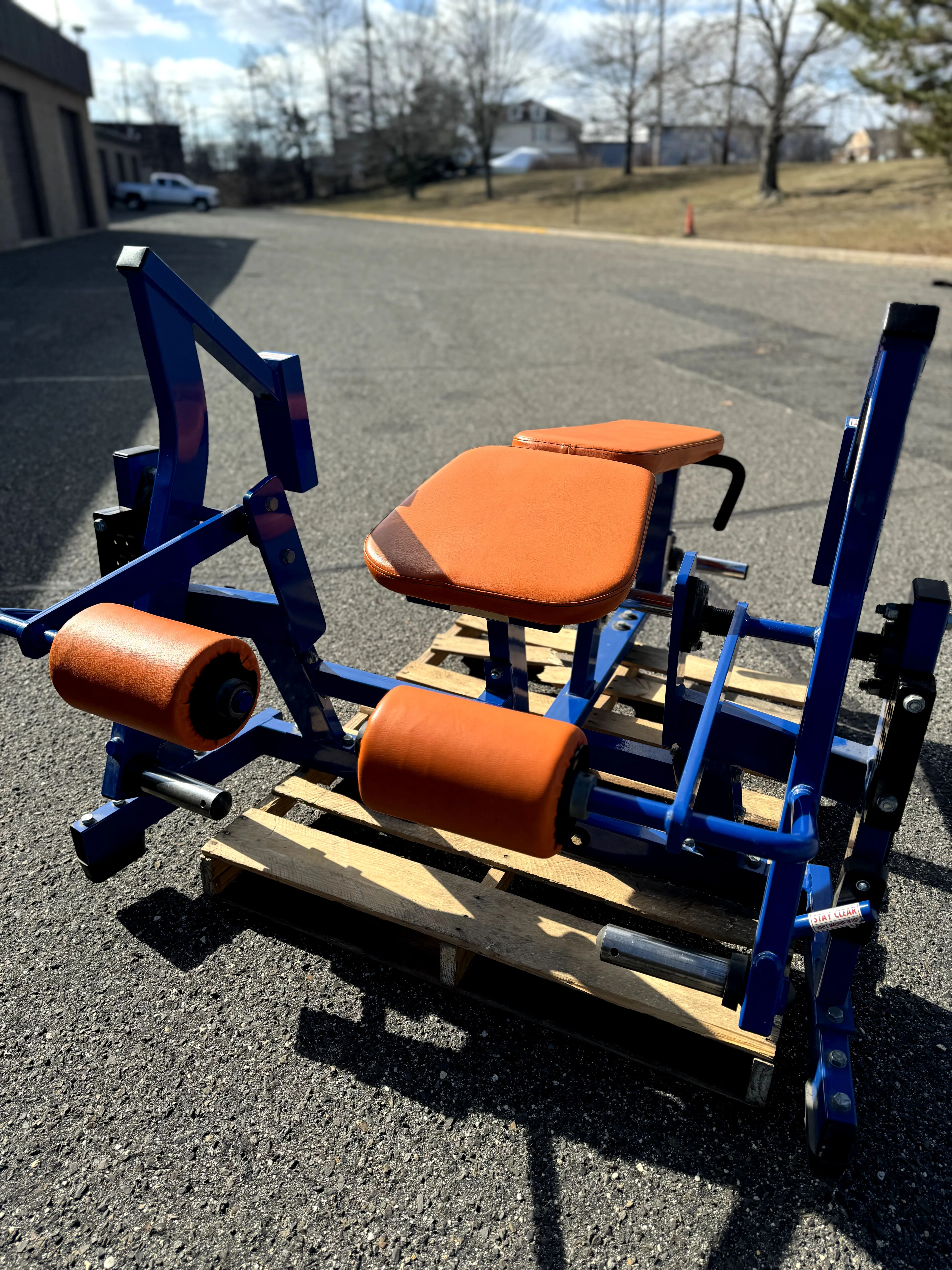 Hammer Strength Billateral Hamstring Curl thumbnail 4