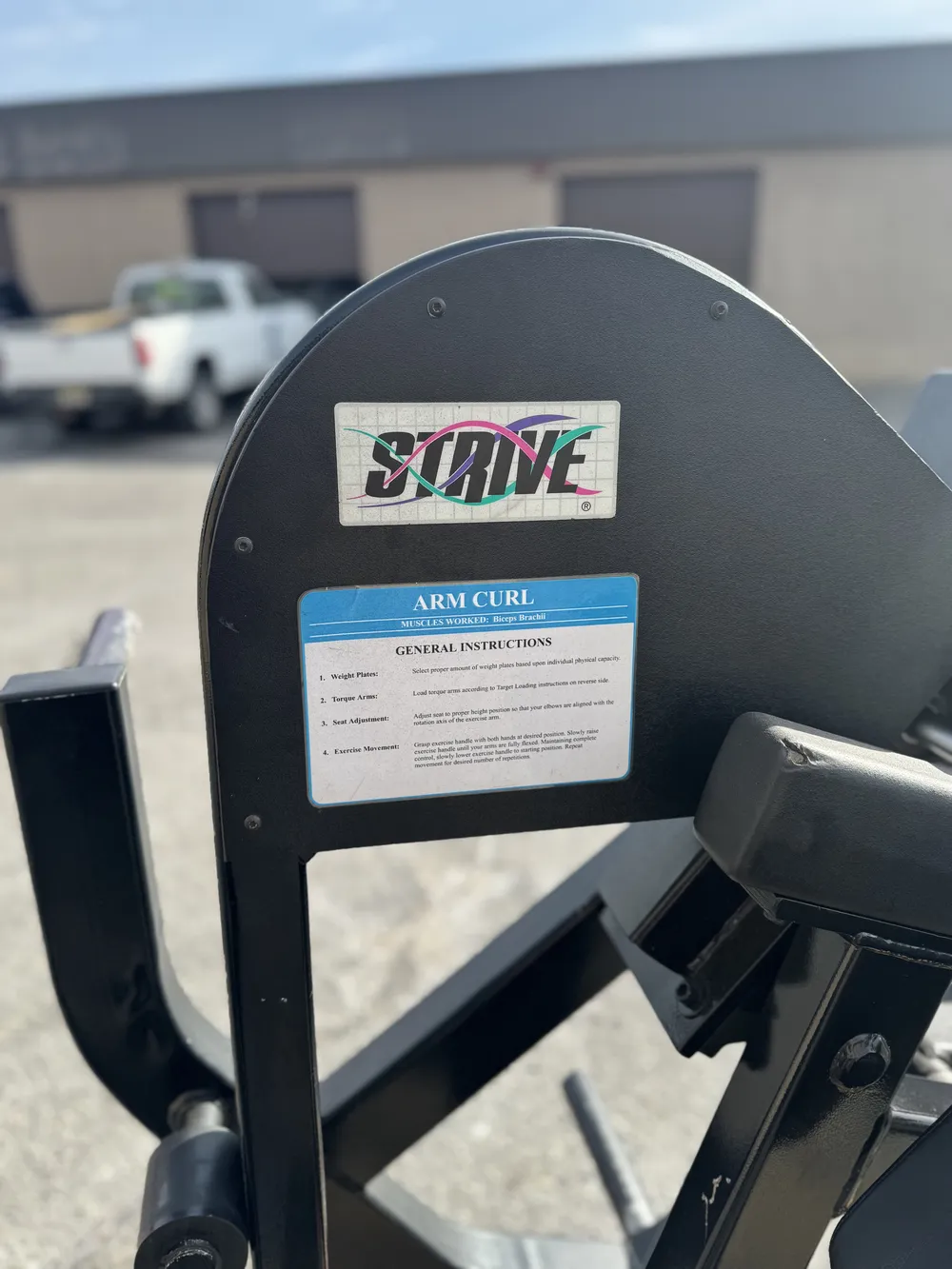 Strive Plate Loaded Arm Curl thumbnail 2