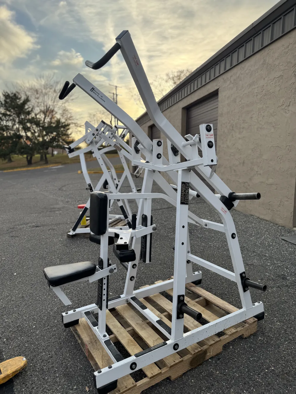 Hammer Strength Neck Pulldown