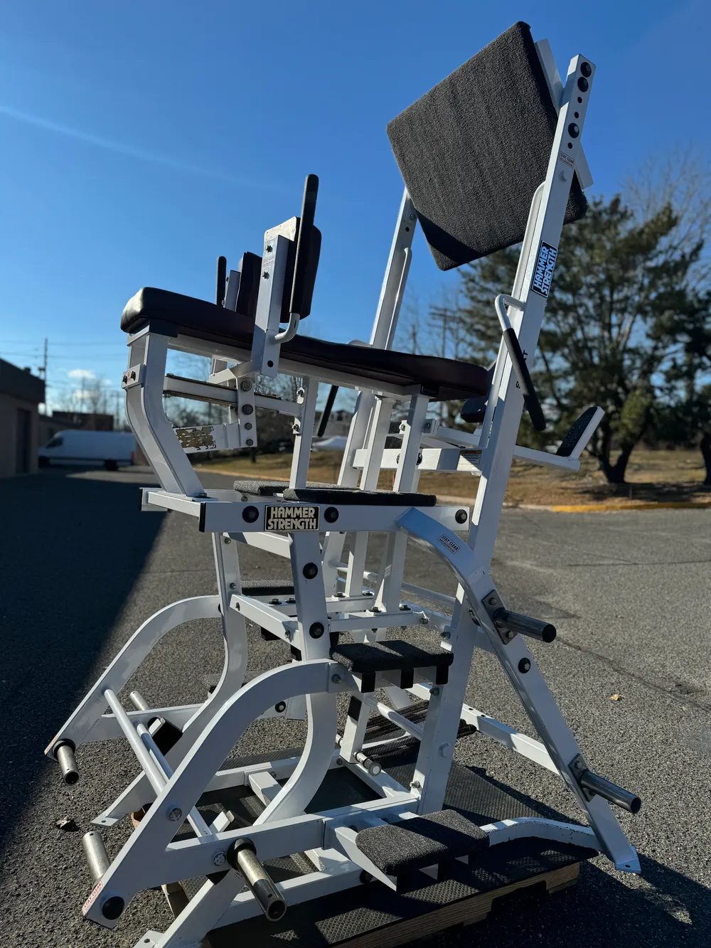 Hammer Strength H Squat thumbnail 2