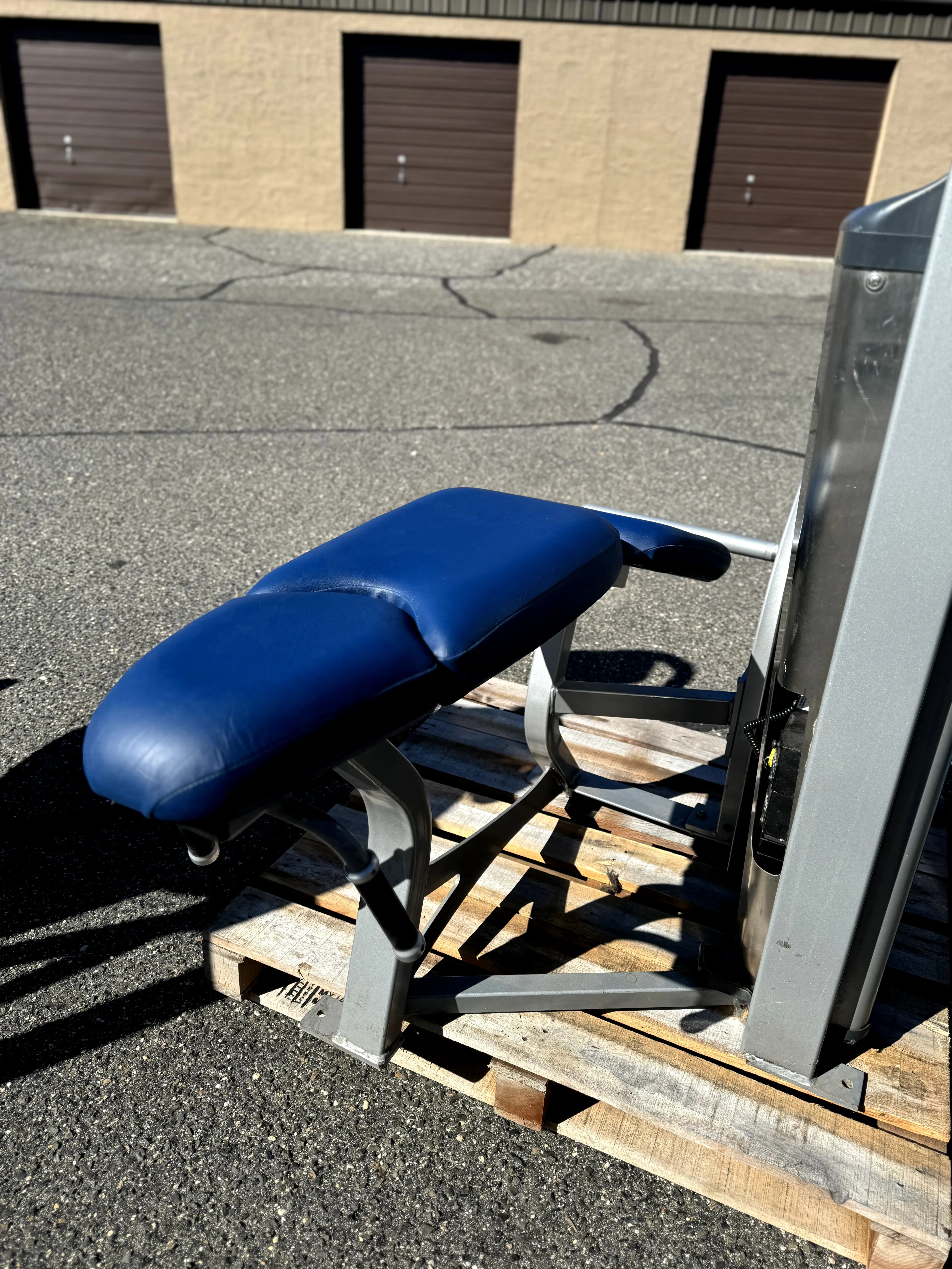 Nautilus Nitro Prone Leg Curl thumbnail 4