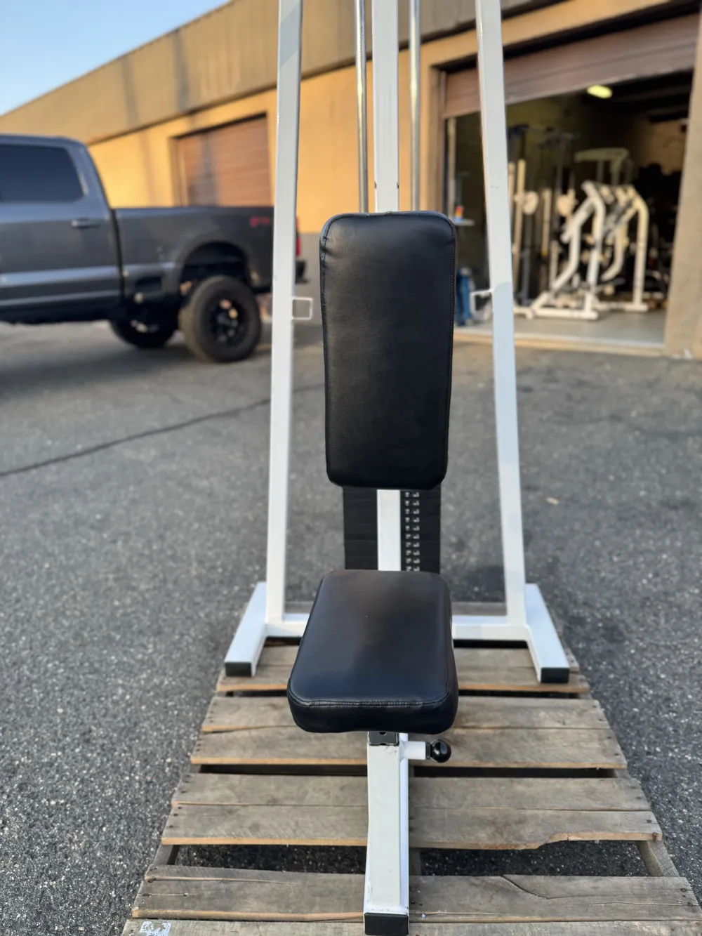 Pro Elite Pec Fly thumbnail 2