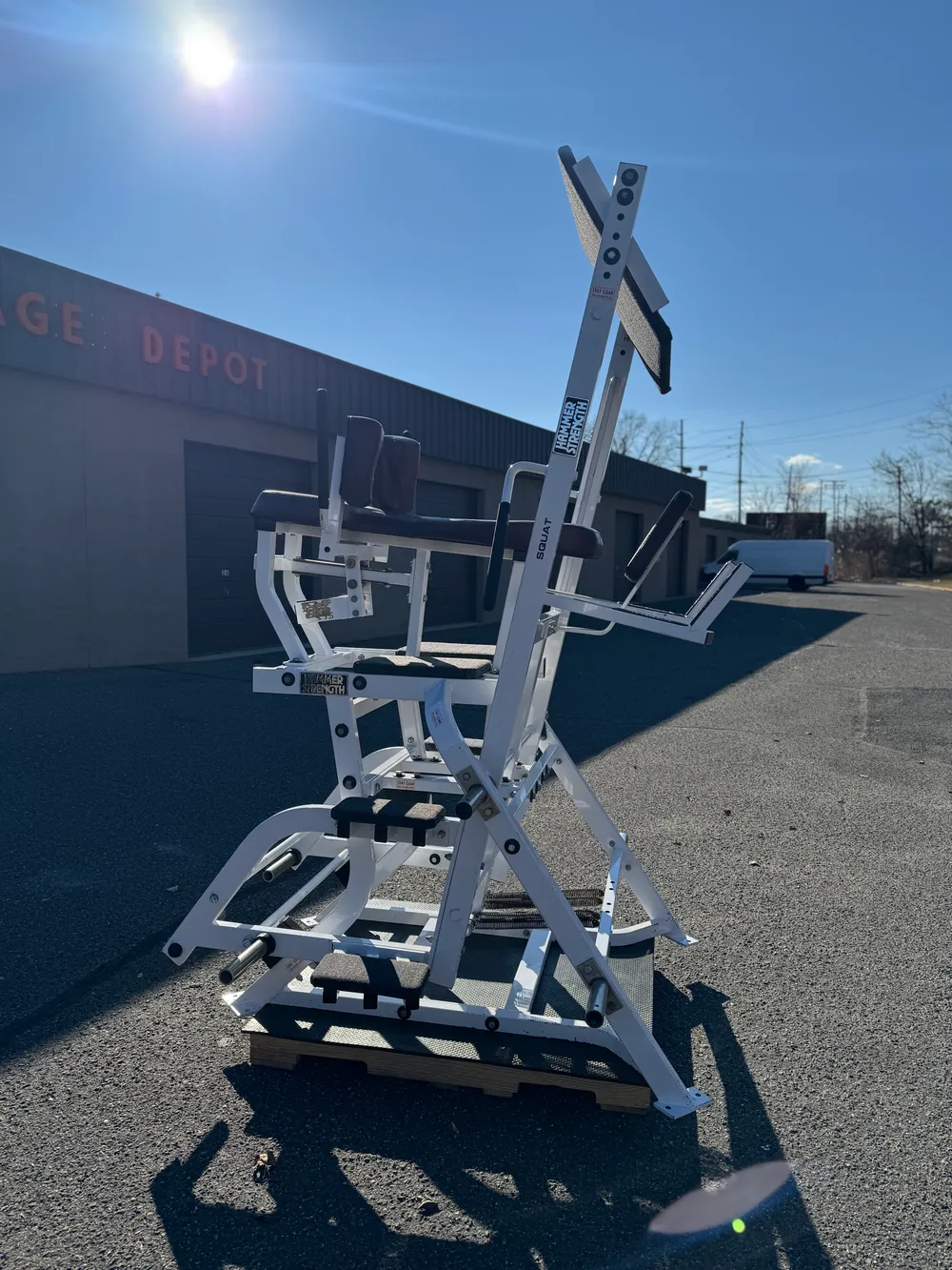 Hammer Strength H Squat