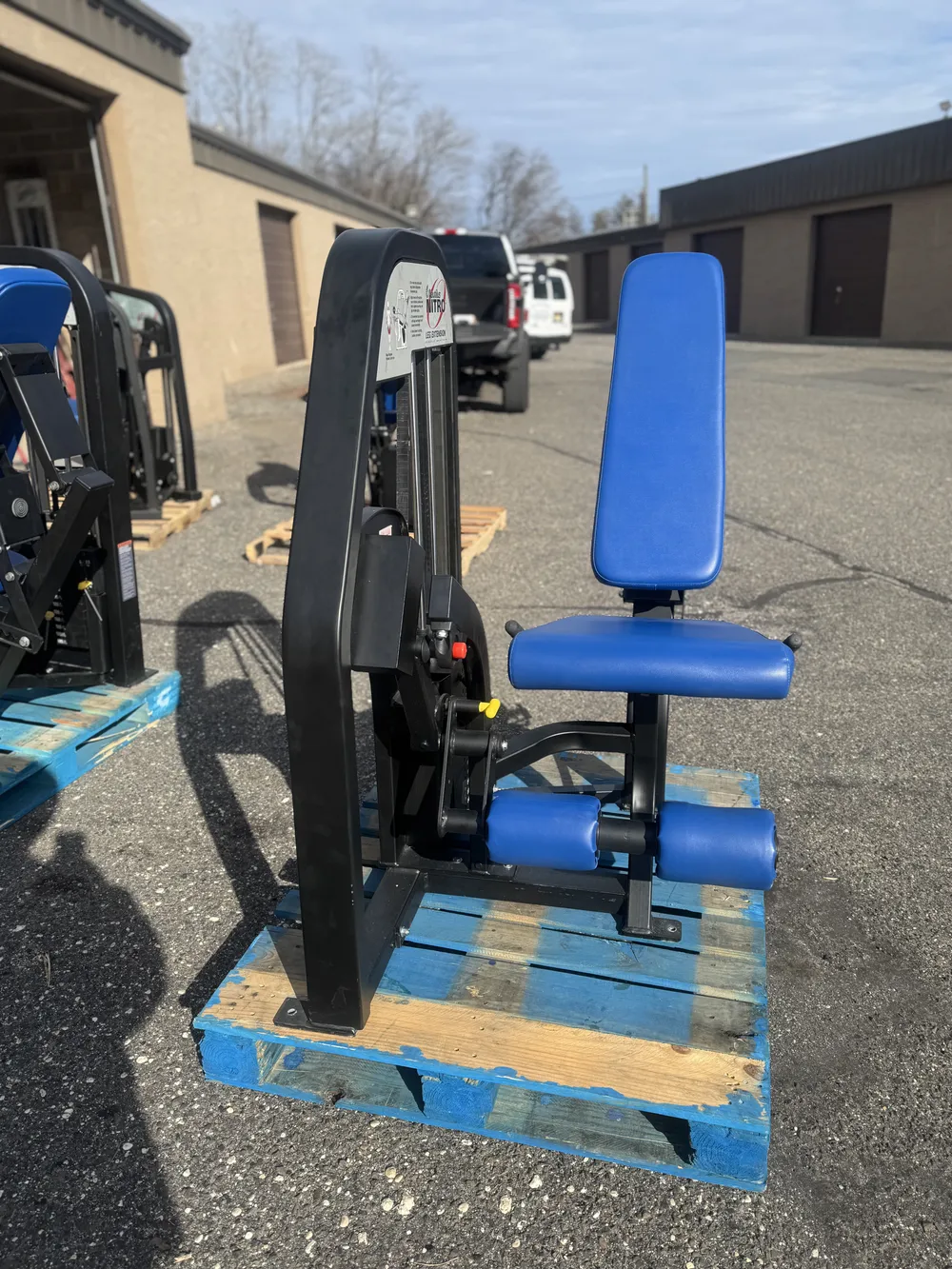 Nautilus Nitro Leg Extension thumbnail 3